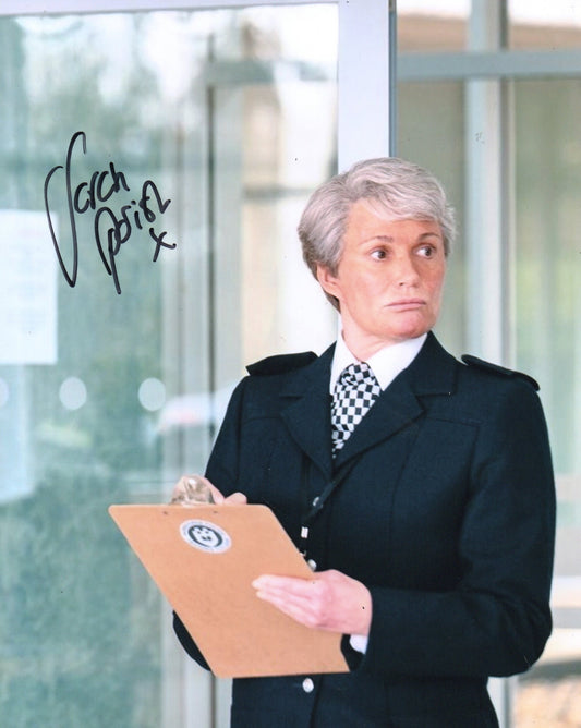 SARAH PARISH SIGNED PIGLETS 8X10 PHOTO (1)