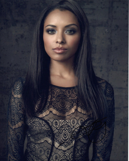 KAT GRAHAM SIGNED SEXY 10X8 PHOTO (7)