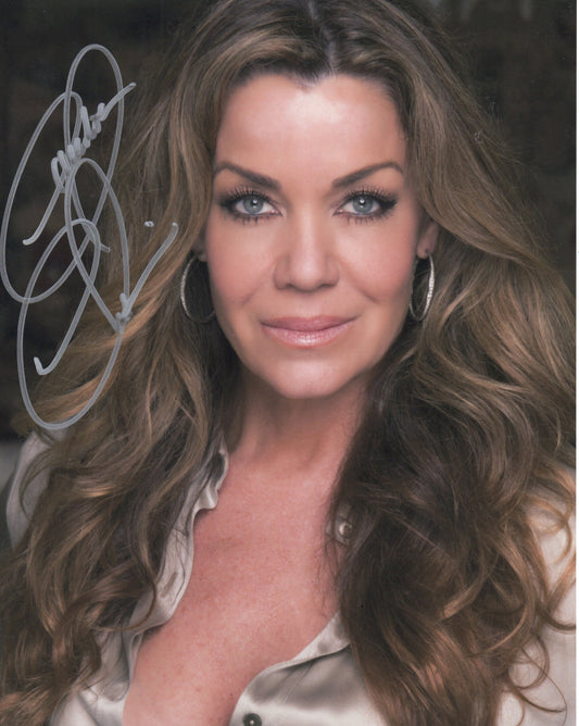 CLAUDIA CHRISTIAN SIGNED SEXY 10X8 PHOTO (3)