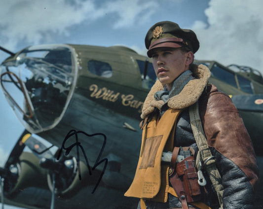 AUSTIN BUTLER SIGNED MASTERS OF THE AIR 8X10 PHOTO