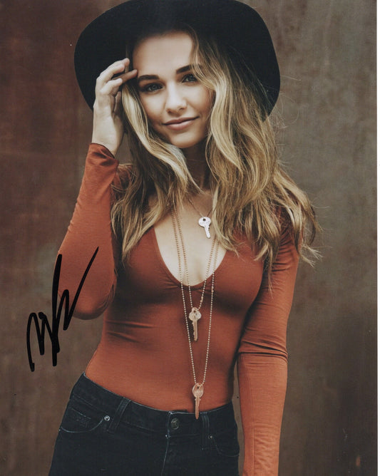 MADISON ISEMAN SIGNED SEXY 10X8 PHOTO