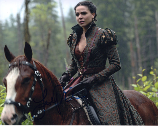 LANA PARRILLA SIGNED ONCE UPON A TIME 10X8 PHOTO (6)