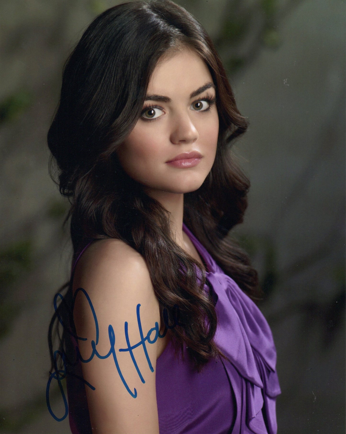 LUCY HALE SIGNED SEXY 10X8 PHOTO (8)