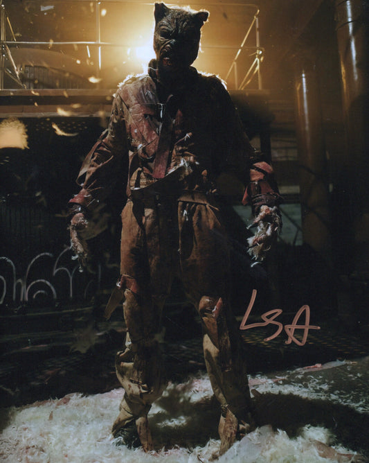 LEWIS SANTER SIGNED WINNIE THE POOH BLOOD AND HONEY 8X10 PHOTO (2)