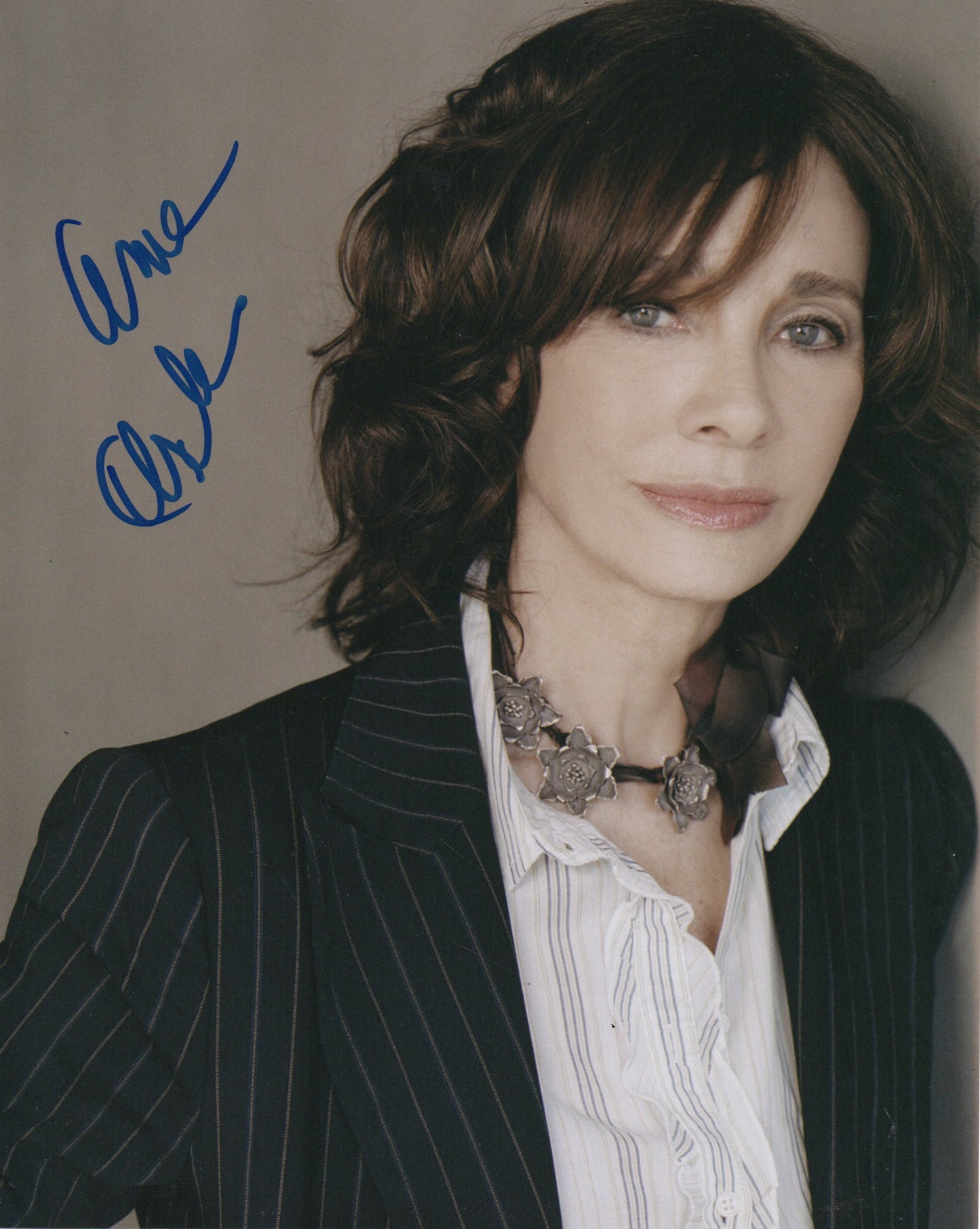 ANNE ARCHER SIGNED 10X8 PHOTO (2)