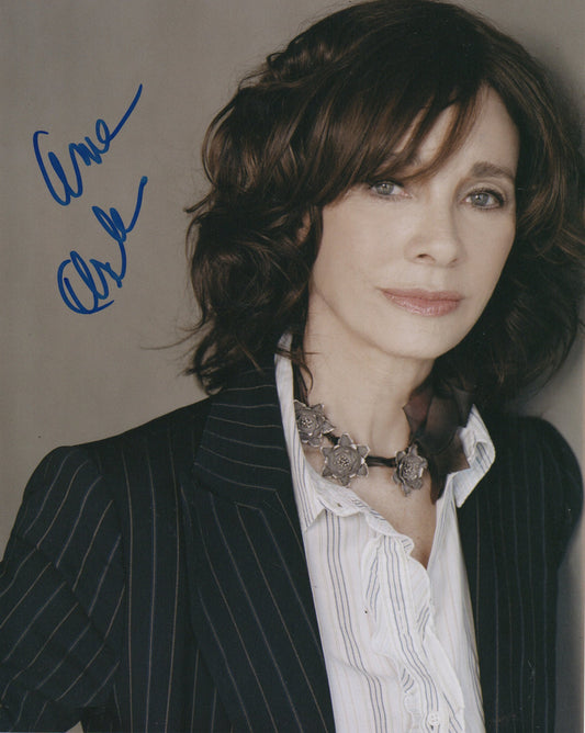 ANNE ARCHER SIGNED 10X8 PHOTO (2)