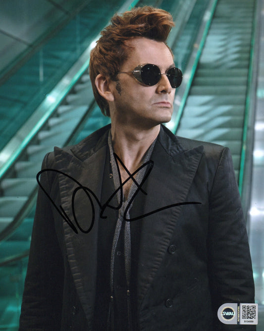 DAVID TENNANT SIGNED GOOD OMENS 8X10 PHOTO (1) ALSO SWAU