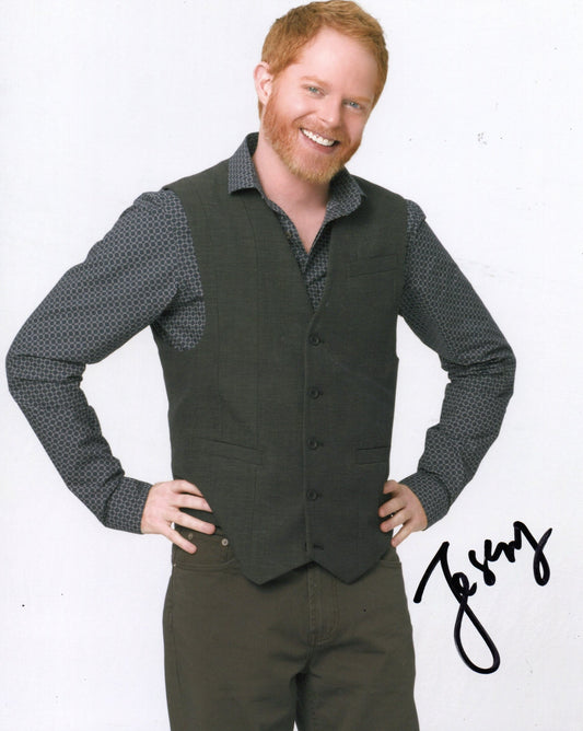 JESSE TYLER FERGUSON SIGNED MODERN FAMILY 8X10 PHOTO (2)
