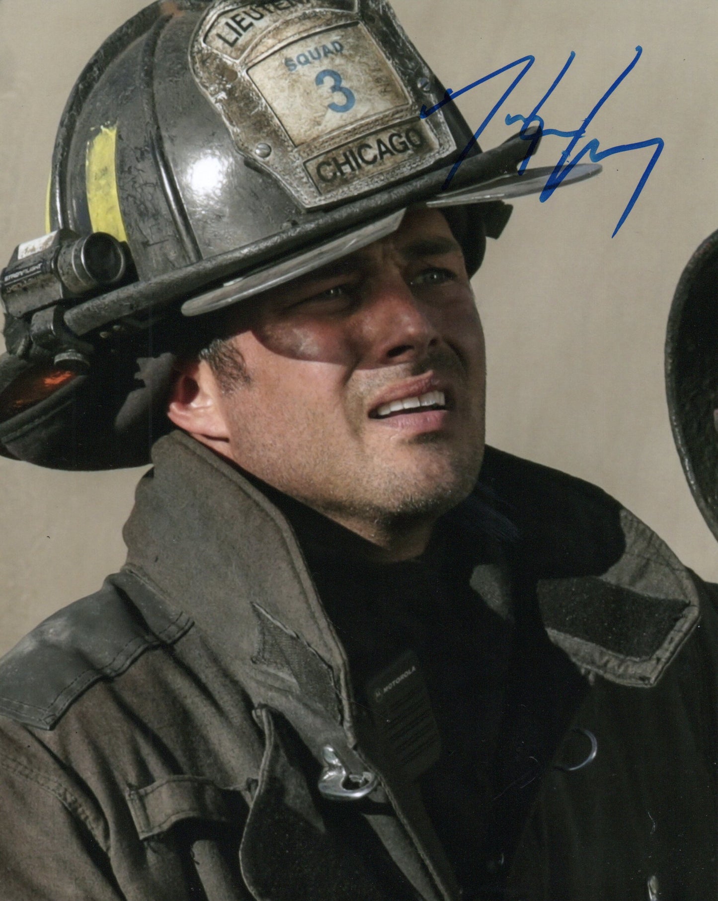 TAYLOR KINNEY SIGNED CHICAGO FIRE 8X10 PHOTO (2)