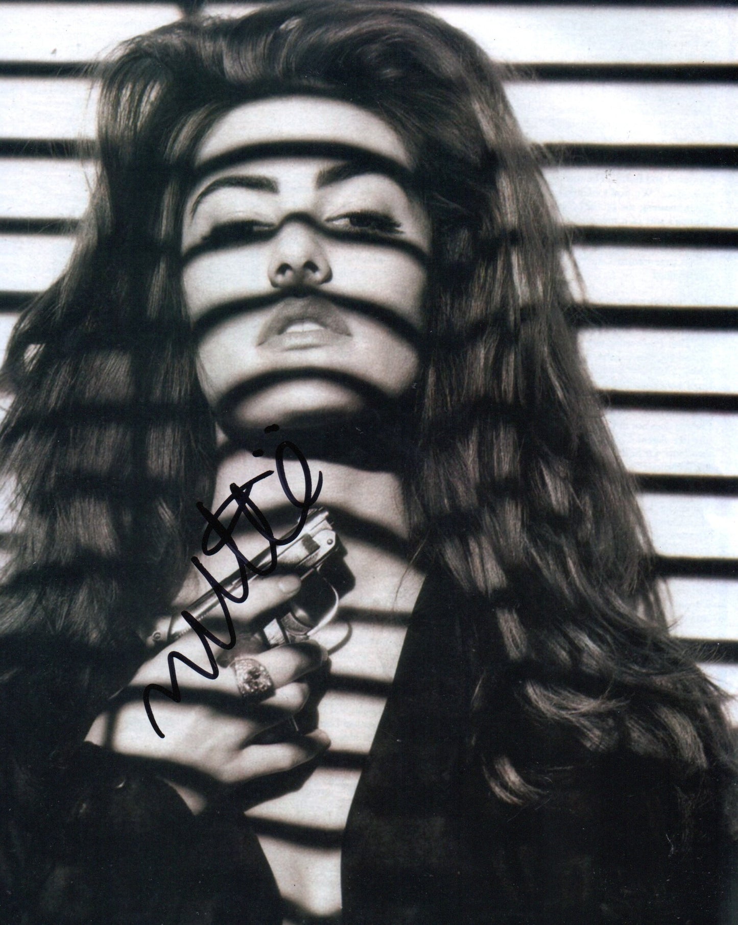 MADCHEN AMICK SIGNED SEXY 10X8 PHOTO (2)