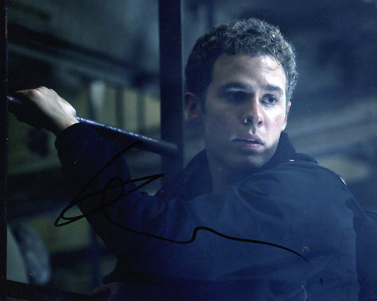 IAIN DE CAESTECKER SIGNED AGENTS OF SHIELD 8X10 PHOTO (2)