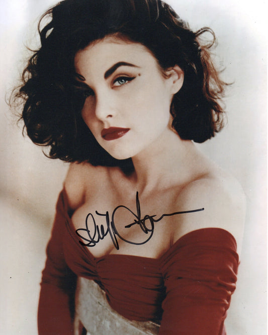 SHERILYN FENN SIGNED SEXY 10X8 PHOTO (1)