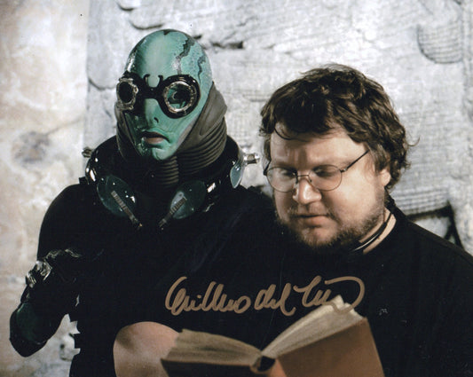 GUILLERMO DEL TORO SIGNED THE SHAPE OF WATER 8X10 PHOTO (3)