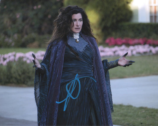 KATHRYN HAHN SIGNED AGATHA ALL ALONG 10X8 PHOTO (5)