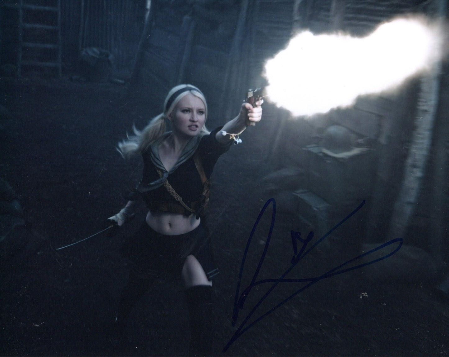 EMILY BROWNING SIGNED SEXY SUCKER PUNCH 10X8 PHOTO (2)