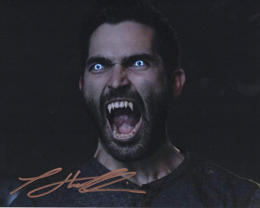 TYLER HOECHLIN SIGNED TEEN WOLF 8X10 PHOTO (3)