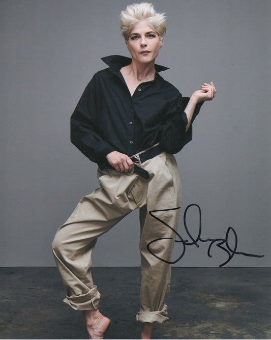 SELMA BLAIR SIGNED SEXY 10X8 PHOTO (4)
