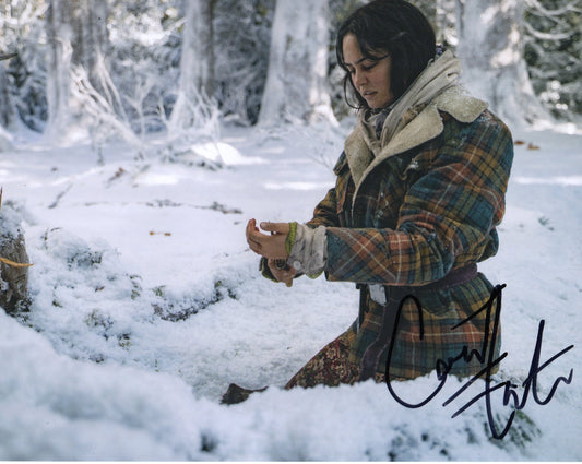 COURTNEY EATON SIGNED YELLOWJACKETS PHOTO (2)