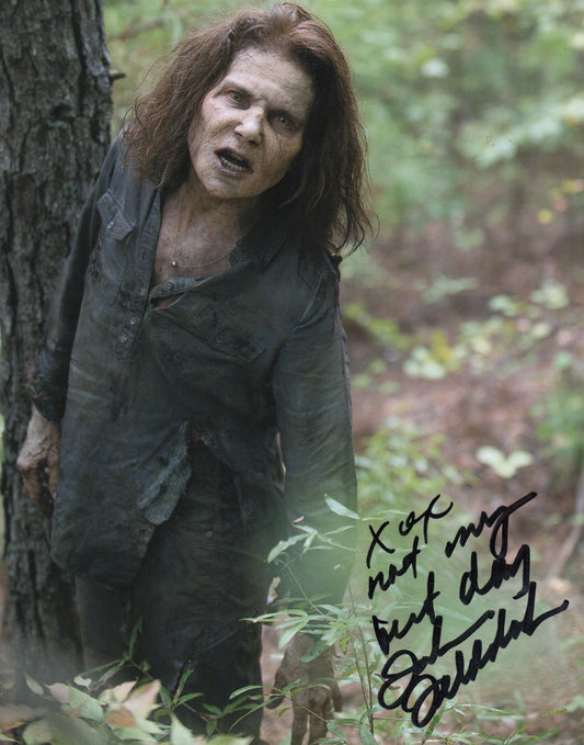 TOVAH FELDSHUH SIGNED THE WALKING DEAD 10X8 PHOTO (2)