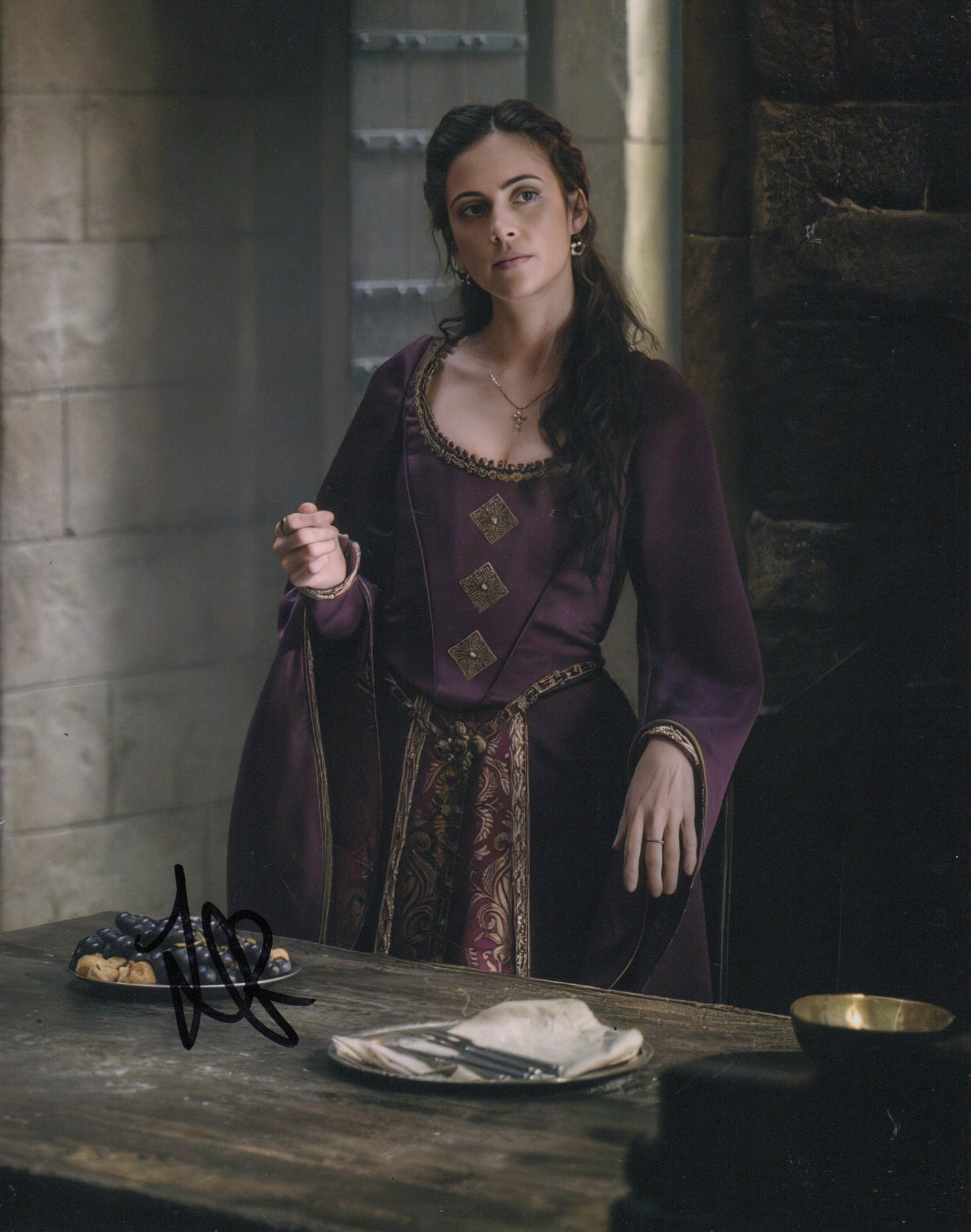 LYDIA PECKHAM SIGNED SEXY ROBIN HOOD 10X8 PHOTO (1)