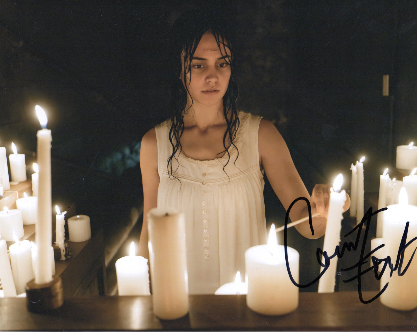 COURTNEY EATON SIGNED YELLOWJACKETS PHOTO (3)