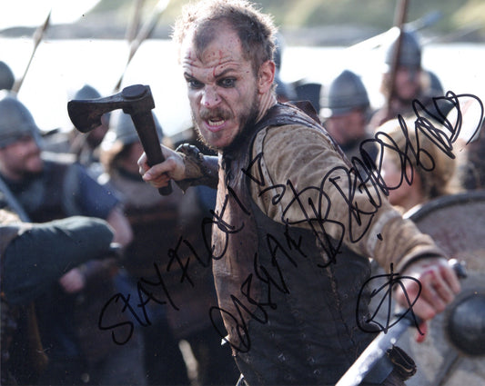 GUSTAF SKARSGARD SIGNED VIKINGS 8X10 PHOTO (1)