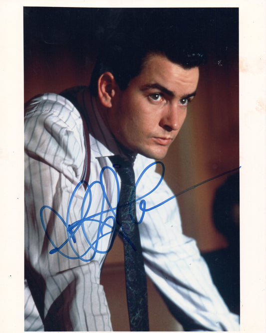 CHARLIE SHEEN SIGNED WALL STREET 8X10 PHOTO (1)