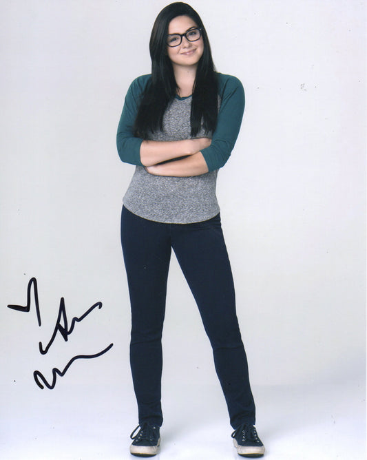 ARIEL WINTER SIGNED MODERN FAMILY 10X8 PHOTO (1)