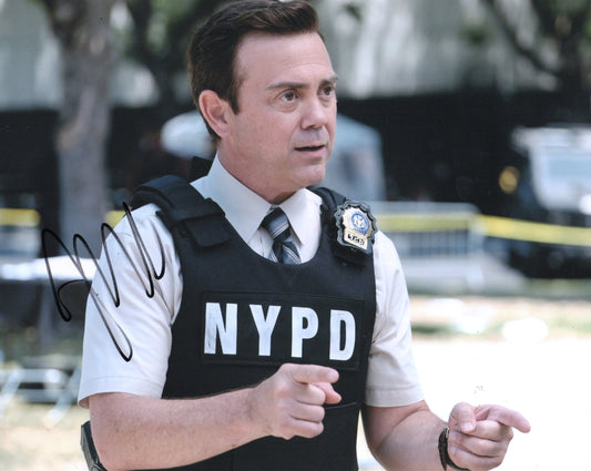 JOE LO TRUGLIO SIGNED BROOKLYN NINE-NINE 8X10 PHOTO (1)