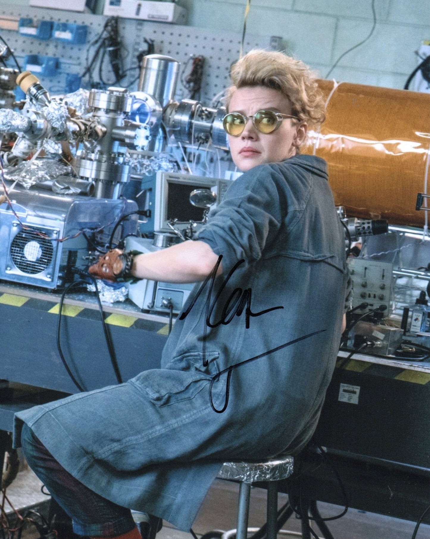 KATE McKINNON SIGNED GHOSTBUSTERS 10X8 PHOTO (1)