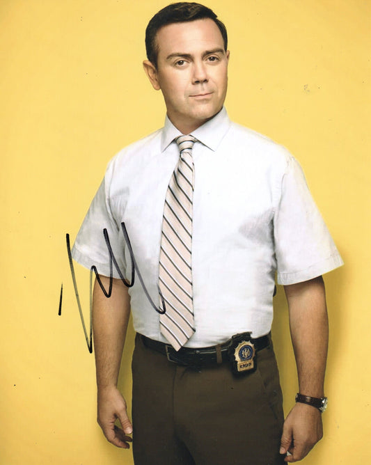 JOE LO TRUGLIO SIGNED BROOKLYN NINE-NINE 8X10 PHOTO (4)