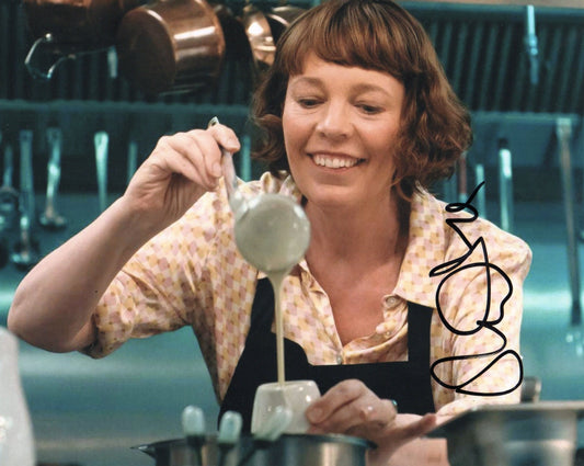 OLIVIA COLMAN SIGNED THE BEAR 10X8 PHOTO (1)