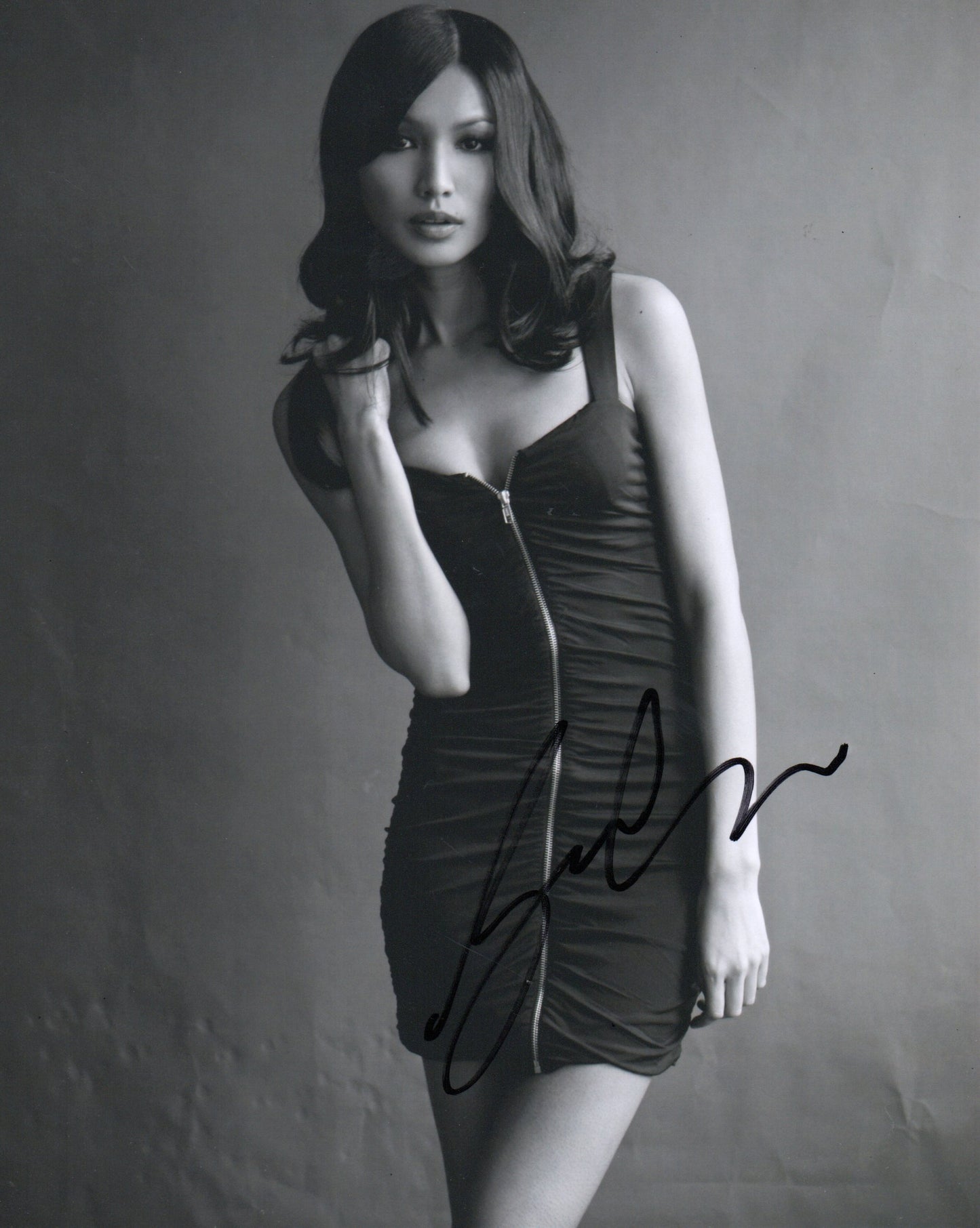 GEMMA CHAN SIGNED SEXY 10X8 PHOTO (10)