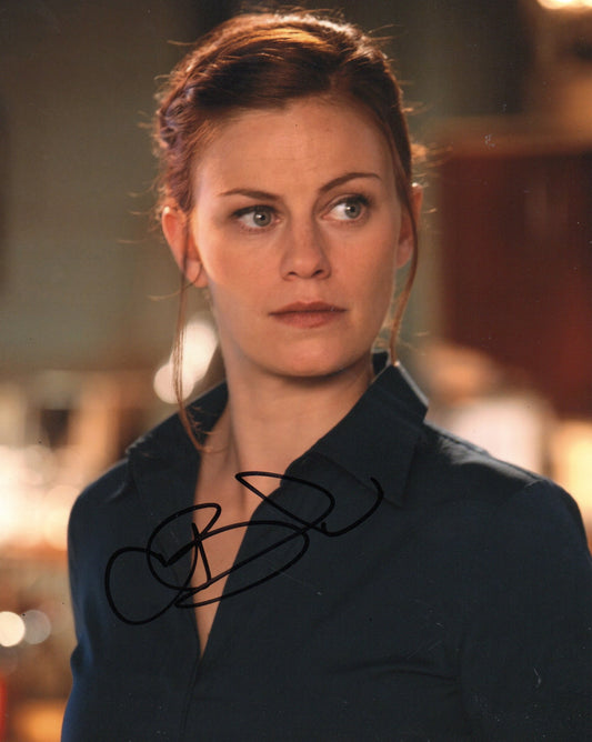 CASSIDY FREEMAN SIGNED SMALLVILLE 10X8 PHOTO (2)
