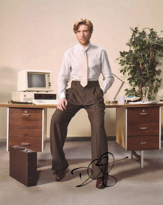 DOMHNALL GLEESON SIGNED THE PAPER 8X10 PHOTO (1)