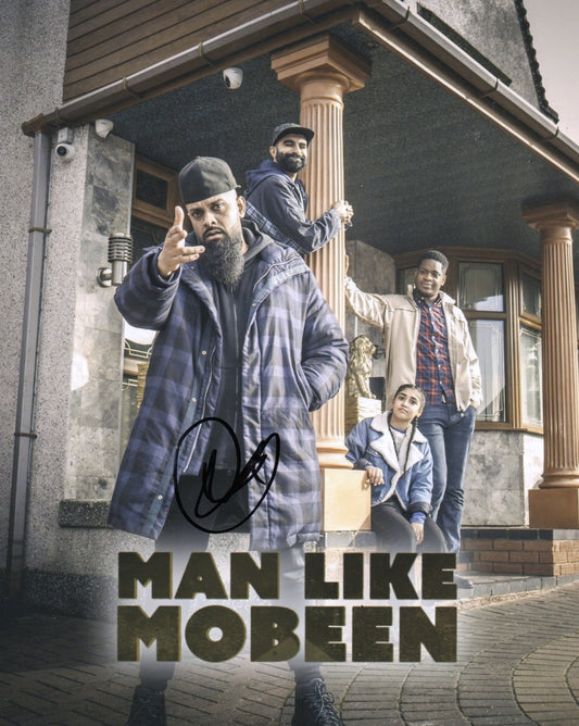 GUZ KHAN SIGNED MAN LIKE MOBEEN 8X10 PHOTO (1) VIDEO PROOF