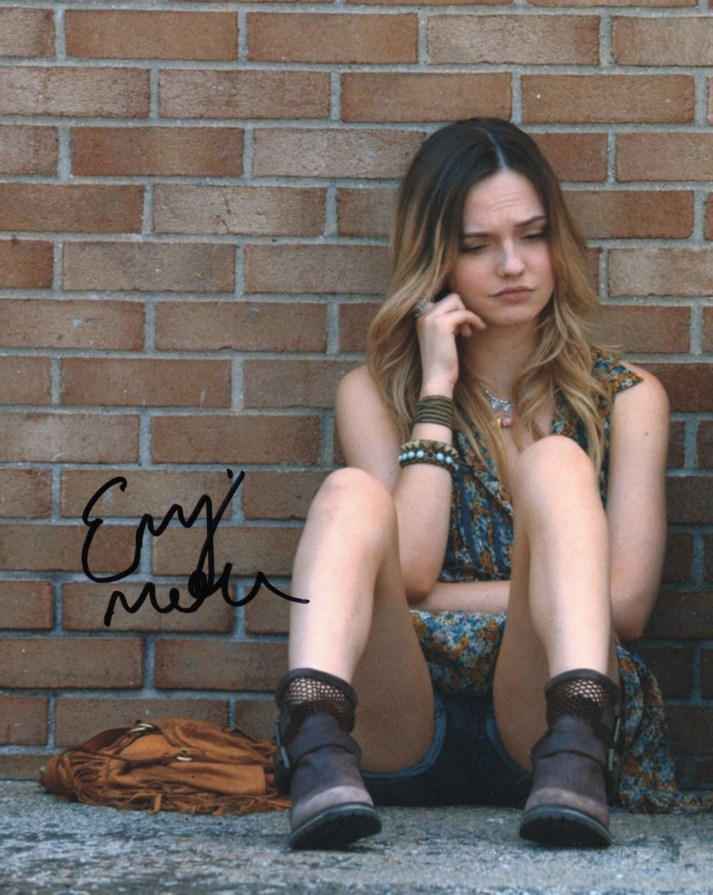 EMILY MEADE SIGNED THE LEFTOVERS 8X10 PHOTO (1) VIDEO PROOF