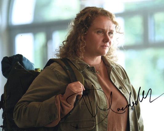 DANIELLE MACDONALD SIGNED THE TOURIST 8X10 PHOTO (4)