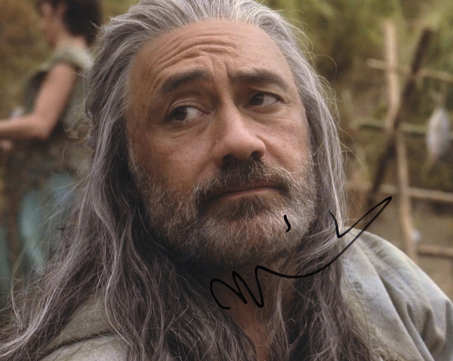 TAIKA WAITITI SIGNED OUR FLAG MEANS DEATH 8X10 PHOTO (1)