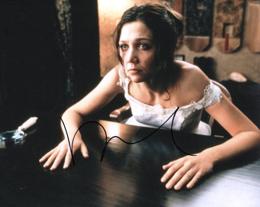MAGGIE GYLLENHAAL SIGNED SECRETARY 10X8 PHOTO (2)