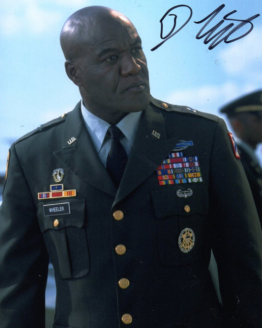 DELROY LINDO SIGNED THE LAST CASTLE 8X10 PHOTO video proof