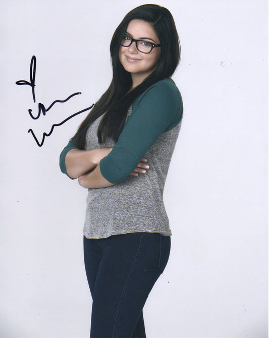 ARIEL WINTER SIGNED MODERN FAMILY 10X8 PHOTO (2)
