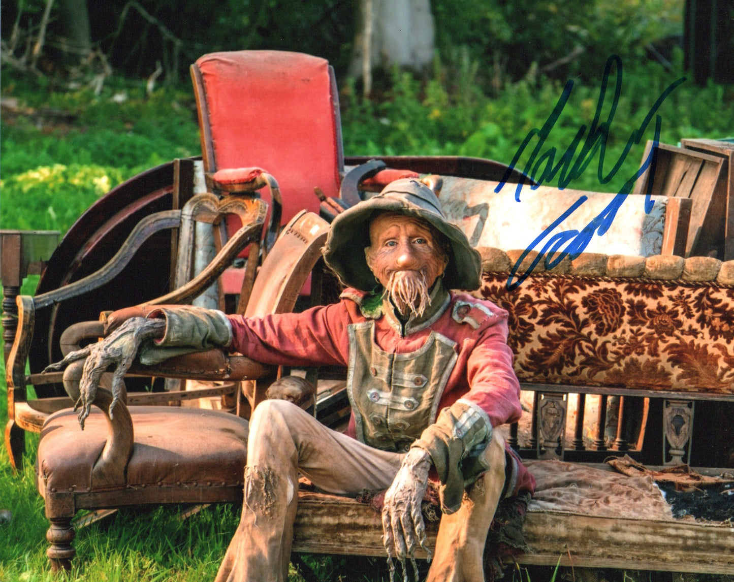 MACKENZIE CROOK SIGNED WORZEL GUMMIDGE 8X10 PHOTO