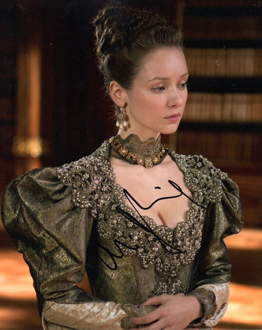 ALEXANDRA DOWLING SIGNED THE MUSKETEERS 8X10 PHOTO