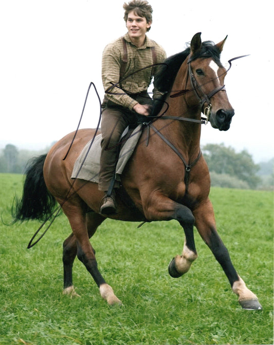 JEREMY IRVINE SIGNED WAR HORSE 8X10 PHOTO