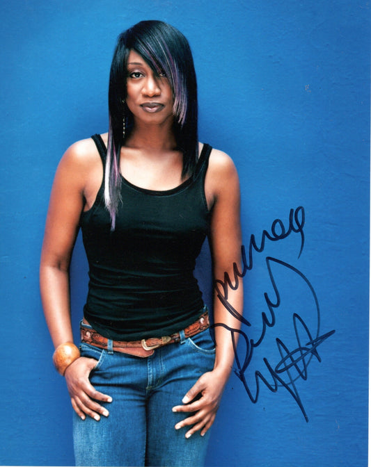 BEVERLEY KNIGHT SIGNED 10X8 PHOTO (4)