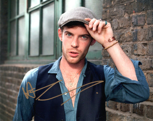 LUKE TREADAWAY SIGNED 8X10 PHOTO (2)