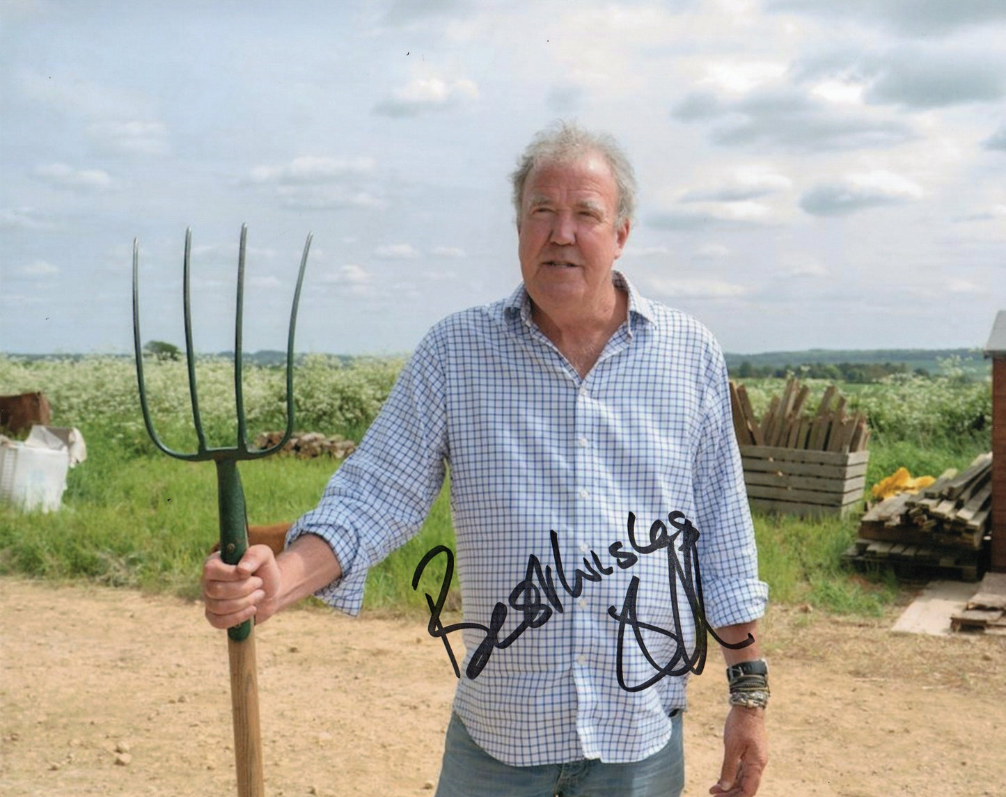 JEREMY CLARKSON SIGNED CLARKSON'S FARM 8X10 PHOTO (3)