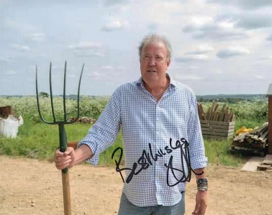 JEREMY CLARKSON SIGNED CLARKSON'S FARM 8X10 PHOTO (3)