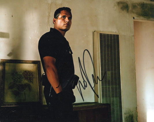 MICHAEL PENA SIGNED END OF WATCH 8X10 PHOTO